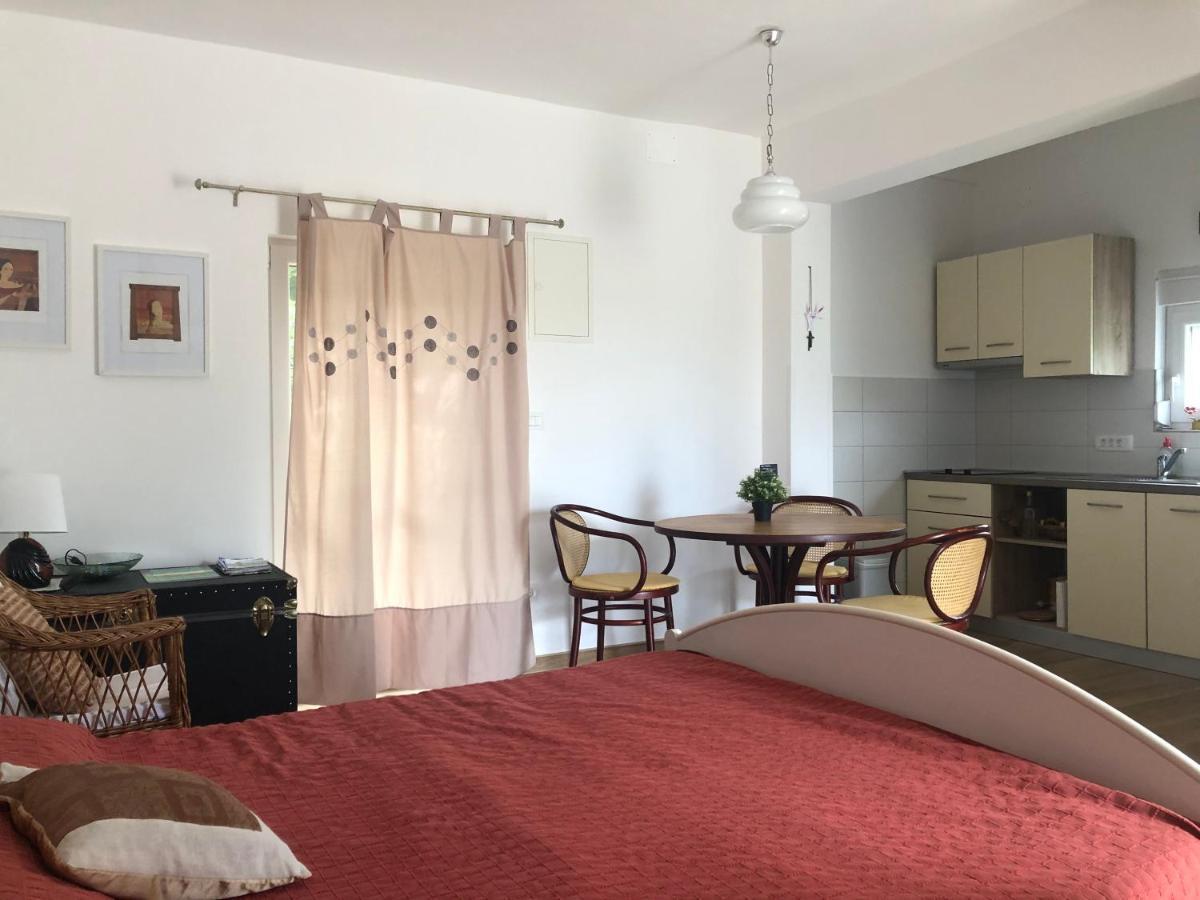 Apartmani Stellar Malinska Kültér fotó