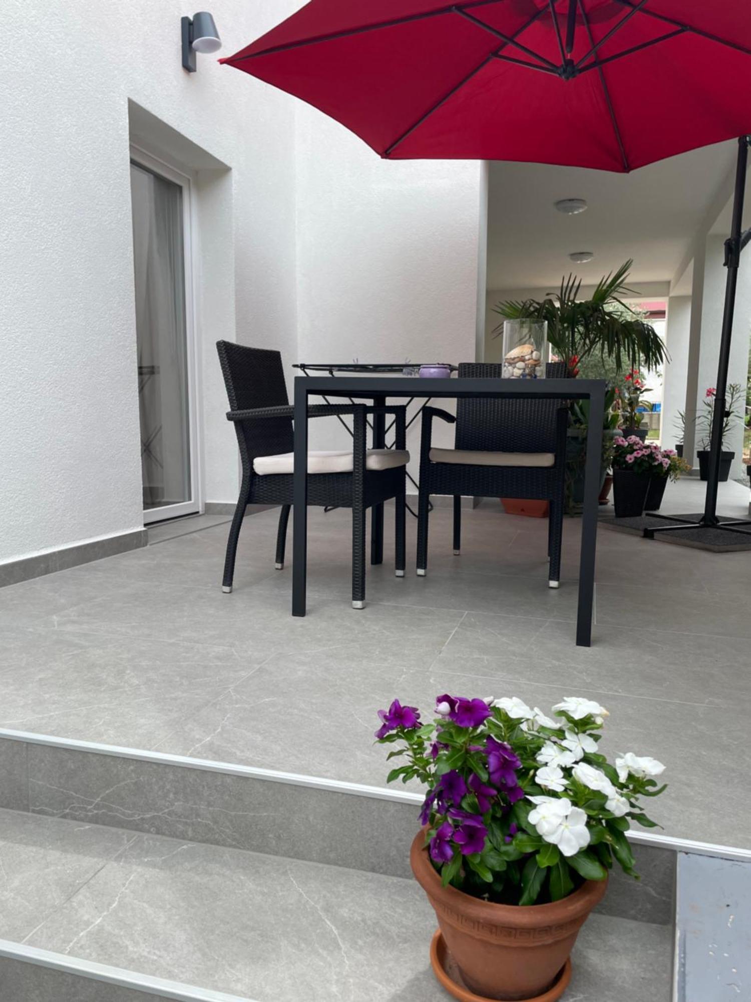 Apartmani Stellar Malinska Kültér fotó